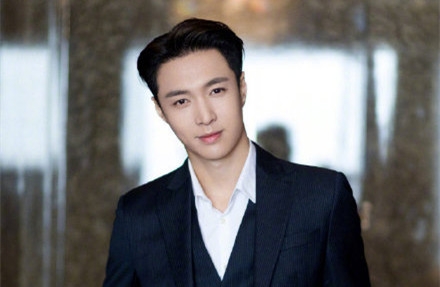 张艺兴妈妈发文：他到底做错了什么？