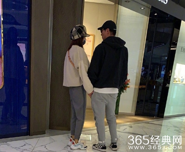 张亮寇静离婚 随后不久就曝光新恋情？