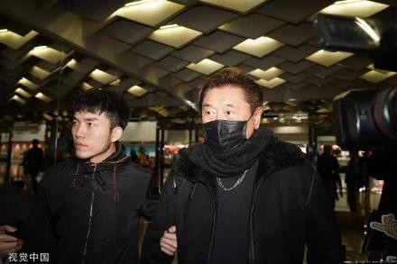 高以翔父母抵达宁波 遗体或将运回台湾火化