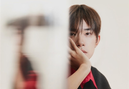 易烊千玺官宣演唱会 个人演唱会来啦！