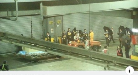 女友一路陪同高以翔回家 身上穿的黑色外套令网友泪崩