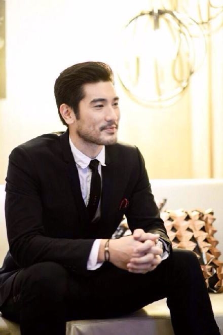 高以翔水晶棺运回台北 高以翔将长眠于金宝山