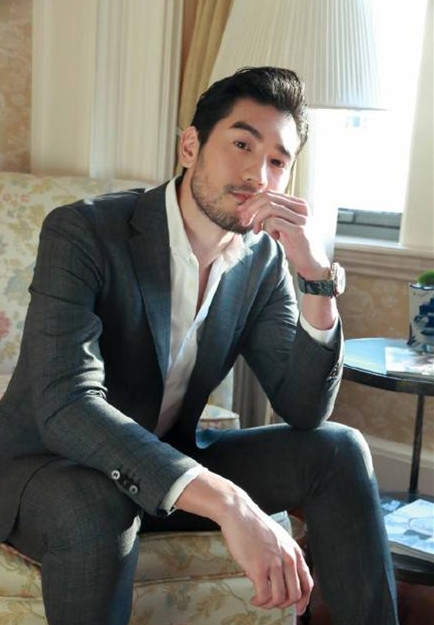 高以翔水晶棺运回台北 高以翔将长眠于金宝山