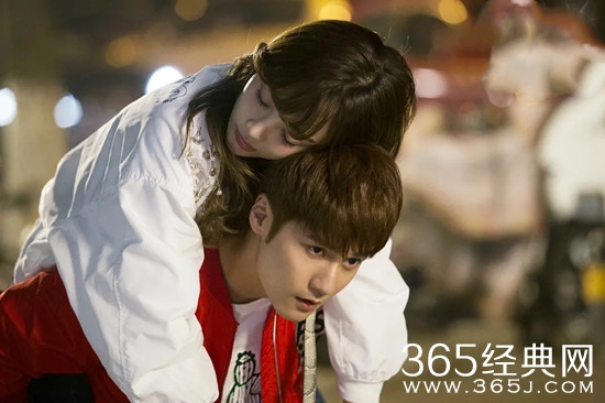 李小璐、蒋劲夫合作的哪部新剧上了热搜？