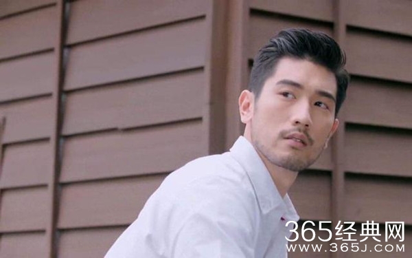 高以翔去世后黄景瑜首现身 面容憔悴消瘦了许多