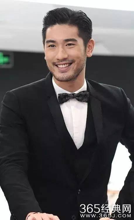 高以翔爸爸摔倒！白发人送黑发人让人心酸