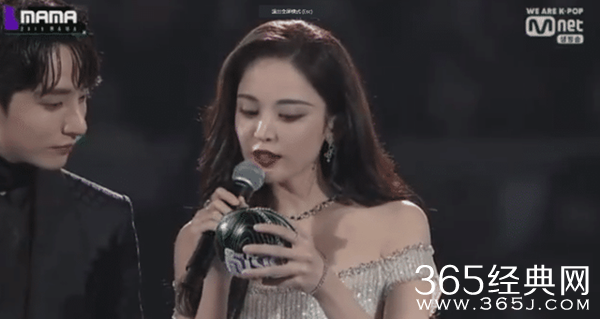 娜扎回应英语争议：原来我嗓门有这么大吗