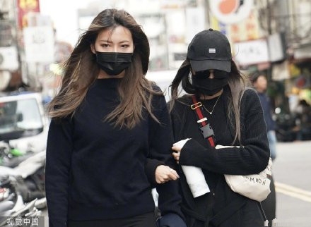 高以翔女友连续多日守在灵堂 四年感情本因十分幸福的