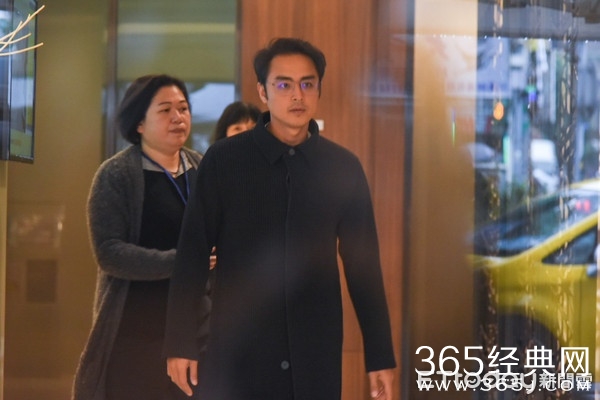 明道,浙江卫视代表现身高以翔灵堂悼念 不久前金鸡奖曾同框