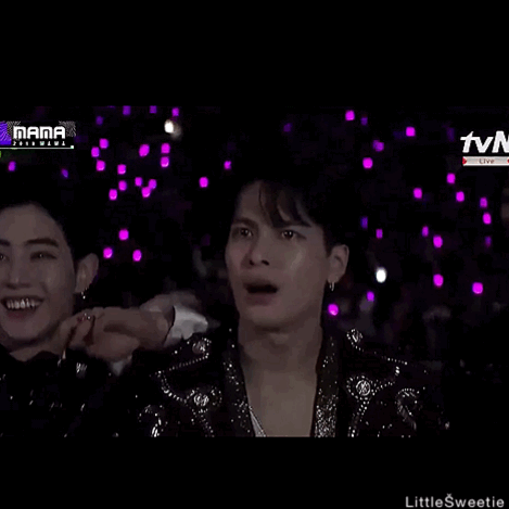 朴振英认领王嘉尔表情 震惊又疑惑的表情