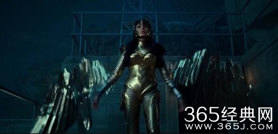 DC女神归来！《神奇女侠2》神力升级换装黄金战甲