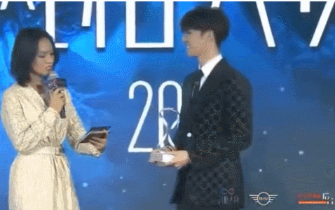 朱丹“骚瑞之夜” 再次口误交错陈立农名字