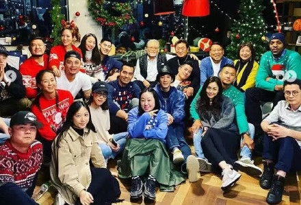 范玮琪王力宏潘玮柏等唱别高以翔 高爸状态不错