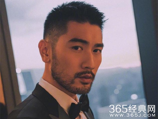 夏河被批吃高以翔人血馒头 之前曾有过多数争议性言论