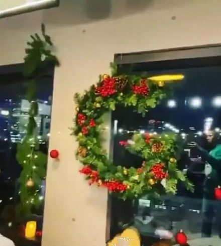 范玮琪王力宏潘玮柏等唱别高以翔 高爸状态不错