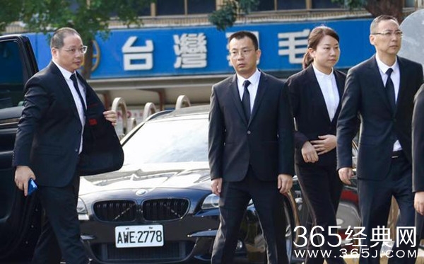 浙江卫视代表现身高以翔追悼会 不回应赔偿问题