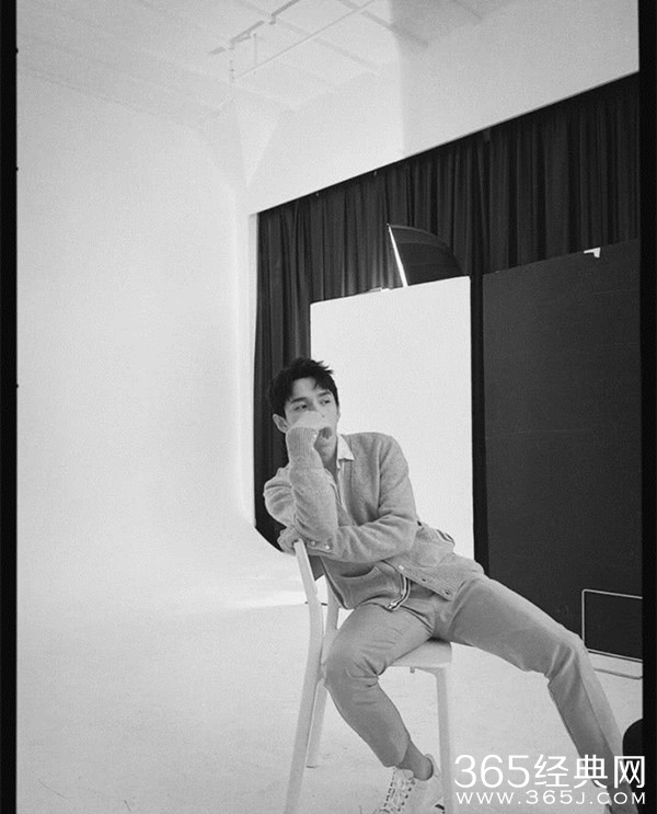 中韩带货王合体！泫雅李佳琦跨国同框