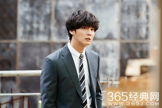 韩剧《精神变态日记》男主陆东植是谁饰演的