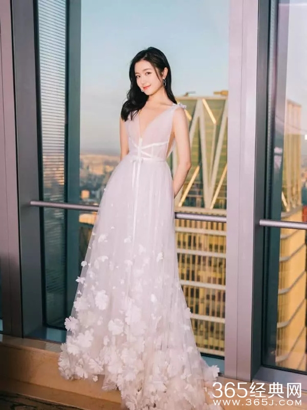 李兰迪回应发胖：拍戏内分泌失调吃水煮菜也瘦不下来