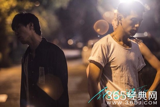 《抵达之谜》曝角色特辑 双面李现“皮”出新高度