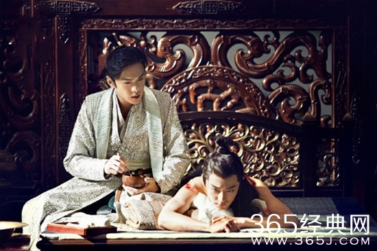 《庆余年》范闲什么时候给言冰云上药的呢？