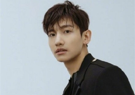 SM公司承认东方神起沈昌珉恋情 粉丝：哥哥一定要幸福啊！