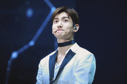 31岁最强昌珉恋情曝光 女友是圈外人