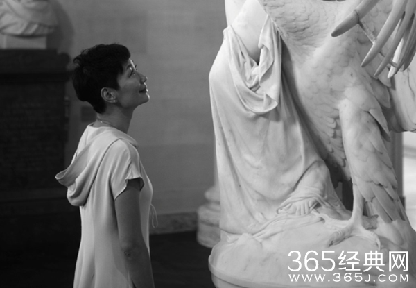 《ELLE》中国主编晓雪正式离职 众明星送出祝福