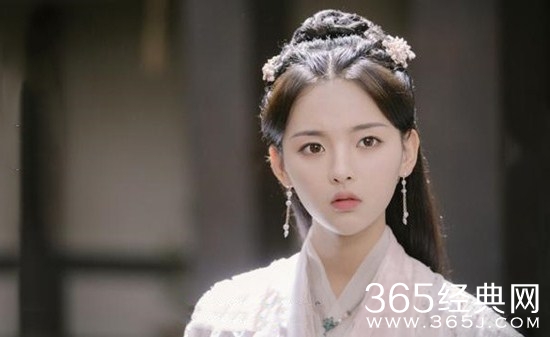 杨超越新剧《神医凰后》改名  主演阵容曝光！