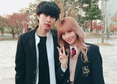 2020第一对情侣金希澈MOMO 克服13岁年龄差距承认恋情