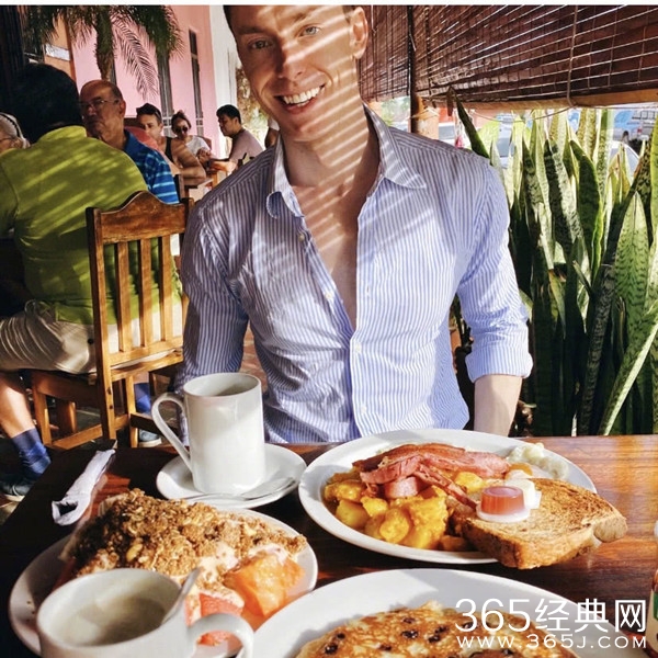 2020不再低调 陈赫前妻许婧晒外籍男子背景照