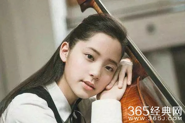 欧阳娜娜跨年晚会用错词语 被吐槽没文化