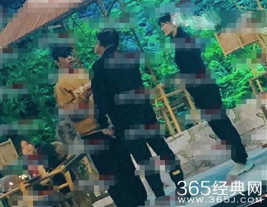 肖战央视春晚路透 或将会与谢娜同台演方言类小品