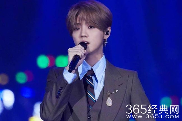 “流量”地位不保？鹿晗缺席跨年活动在家做吃播