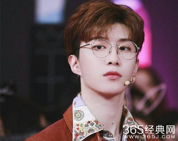 《明星大侦探》范丞丞扫把头瞩目 化身“自闭”赛车手