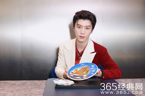 范丞丞扫把头神还原张学友 “自闭”赛车手金句频出