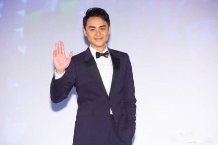 明道亲哥勒死妻儿后自杀 多次欠债让明道偿还