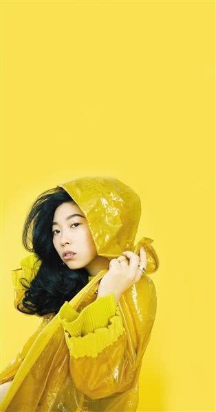 亚洲之光！金球奖首位亚裔影后《别告诉她》将在国内上映