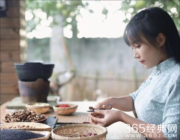 李子柒否认年入1.6亿：达不到网友所说的那么高