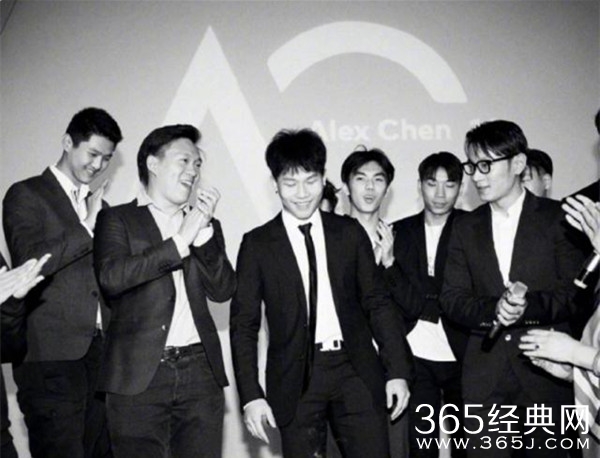 陈坤为18岁儿子庆生 遗传爸爸基因陈尊冷峻男神范