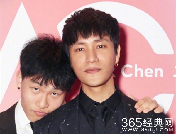 陈坤为18岁儿子庆生 遗传爸爸基因陈尊冷峻男神范