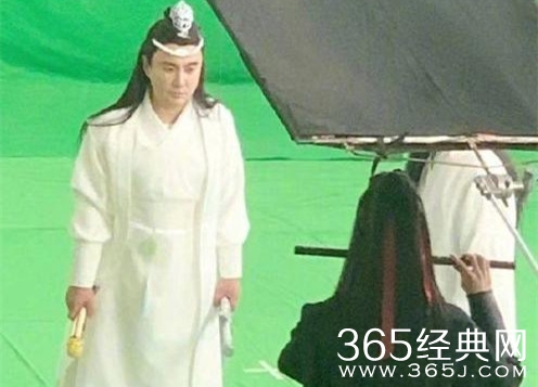 《王牌对王牌》路透沈腾cos蓝忘机 中年发福蓝忘机