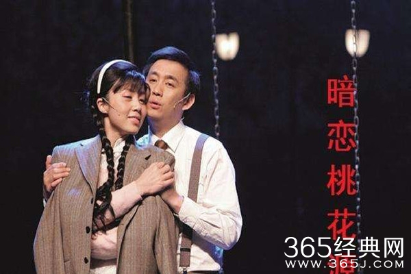 黄磊一头白发孙莉哭红鼻子 在话剧中提前体验人生