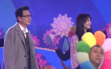 懒理张恒爆料 郑爽带父母登卫视春晚彩排