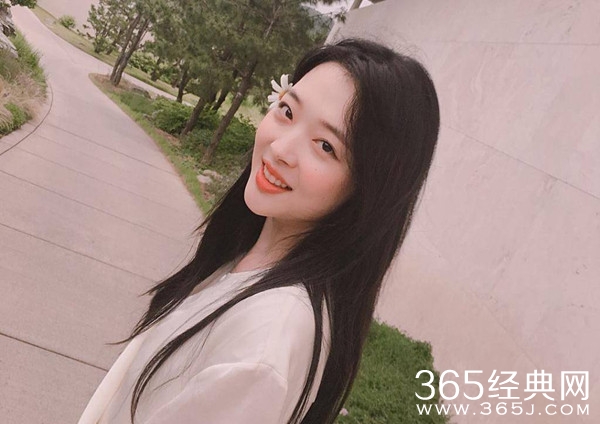 雪莉哥哥发文斥责父亲争遗产：连妹妹坟墓也没去过