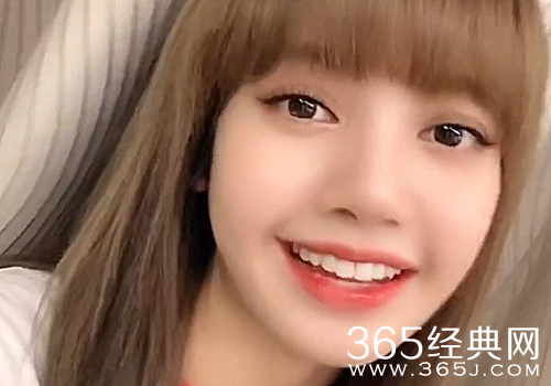 甜豆Lisa开通微博首次发文 用中文向粉丝们问好