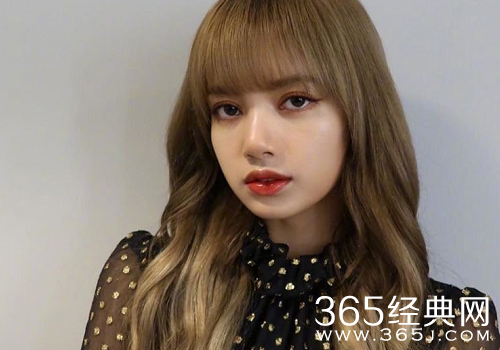 甜豆Lisa开通微博首次发文 用中文向粉丝们问好