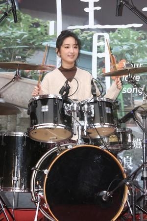 《想见你》热播 女主视后柯佳嬿的老公竟然是他？