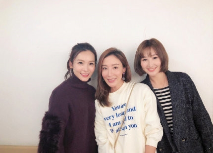 曝40岁杨怡怀孕预产期今年5月 罗仲谦庙里求平安