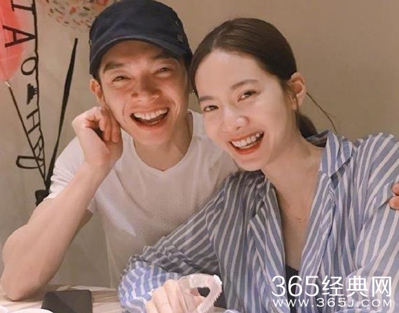 曾之乔辰亦儒官宣结婚：今天起曾小姐也是陈太太